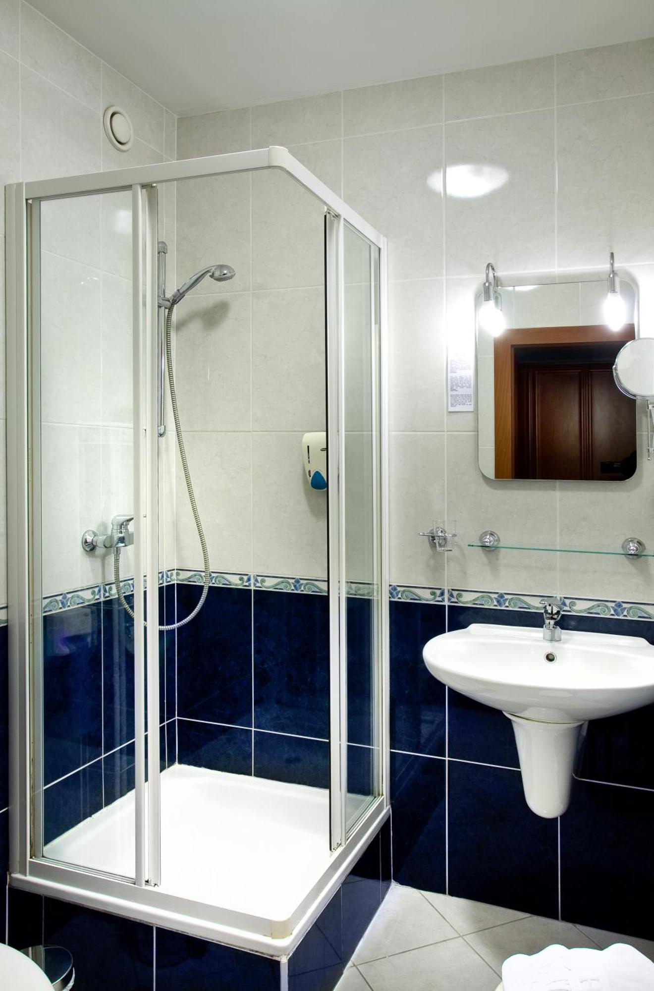 Hotel Kalvaria Superior Дьєр Екстер'єр фото